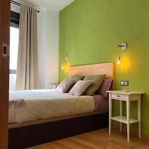 Amazing In The Heart Of Pool & Free Parking Apartment